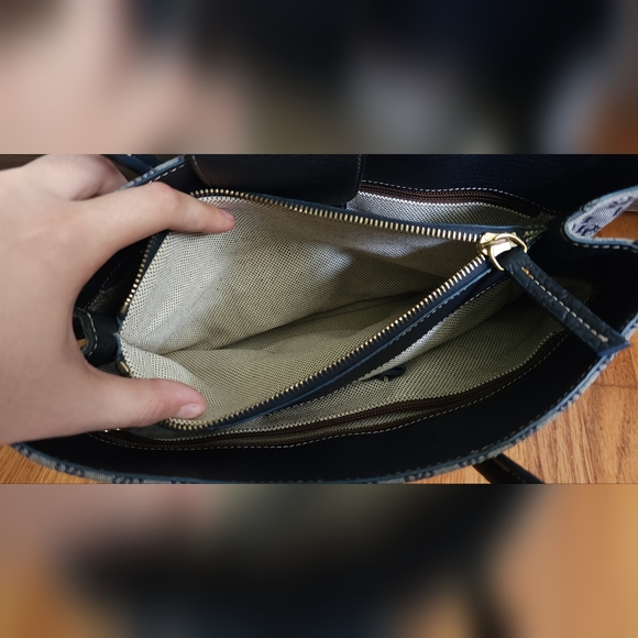 Dooney & Bourke Navy Monogram Fabric & Leather Shoulder Bag Magnetic - Picture 9 of 14